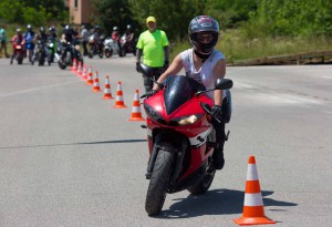 тренинг безбедне вожње за возаче мотоцикала