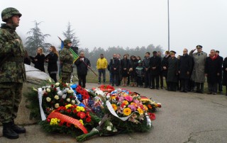 predstavnici delegacija na komemoraciji