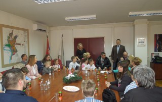 pomoc za trojke prijem uoci nove godine