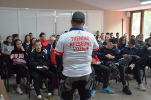 Предавање "Безбедност мопедиста у саобраћају"