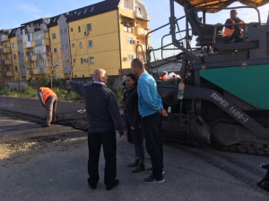 Обилазак радова на реконструкцији спортског терена ОШ "Ђура Јакшић"